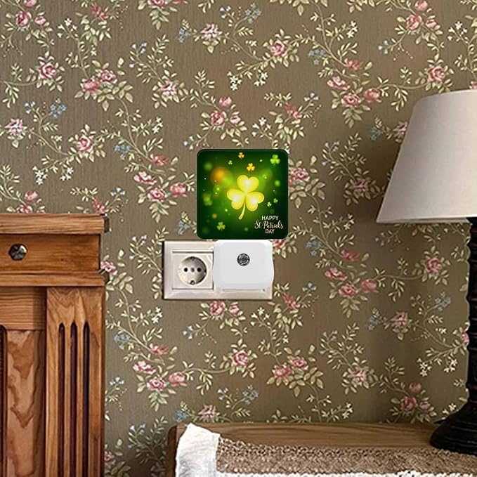 Clover Night Light Sparkling Leaves LED Night Lights Plug into Wall for Stairway Hallway Bedroom 0.5W Nightlight
