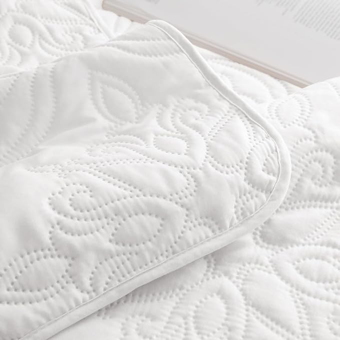 Whale Flotilla Cal King Quilt Set Vintage Damask Reversible Bedspread | Suitable for Bed, 3 Pieces White Lightweight Breathable Oversized Quilts, Ultrasonic Coverlet Bed Cover with 2 Pillow Shams