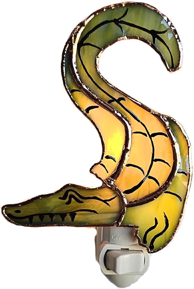 Gift Essentials Alligator Plug in Night Light - Stained Glass Nightlight with On/Off Rocker Switch - Includes One 4 Watt Replaceable Incandescent Warm Glow Bulb