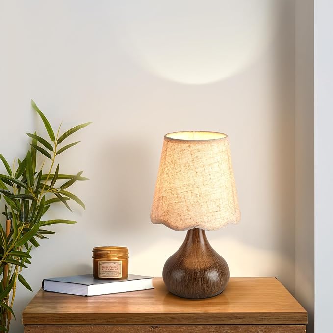 Ziqqeelam Wood Grain Small Table Lamp, Farmhouse Bedroom Lamps for Bedside Nightstand, Vintage Small Table Lamps for Small Spaces for Kitchen Counter, Home Office, Living Room, Kids Dorm, Bookshelf