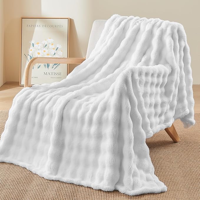 NEWCOSPLAY Twin Blanket for Couch White Super Soft Flannel Fleece 3D Bubble Lightweight Bed Blanket All Season Use (White, Twin(60"x80"))