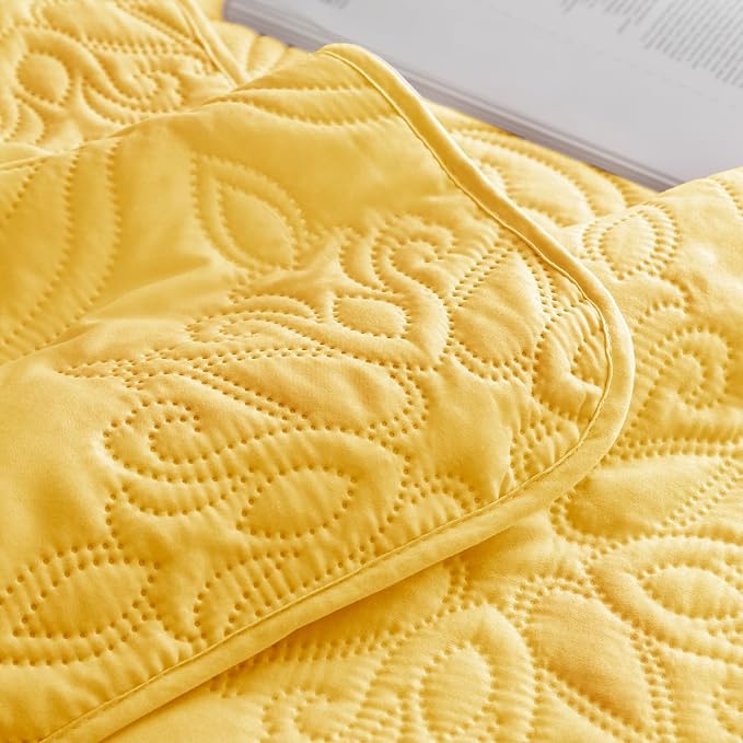 Whale Flotilla Twin Quilt Bedding Set Vintage Damask Reversible Bedspread | Suitable for Bed, 2 Pieces Yellow Lightweight Breathable Quilts Twin Size, Ultrasonic Coverlet Bed Cover with 1 Pillow Sham
