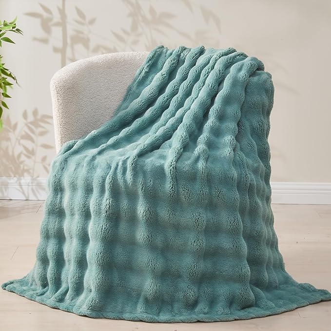 NEWCOSPLAY King Blanket for Couch Light Teal Super Soft Flannel Fleece 3D Bubble Lightweight Bed Blanket All Season Use (Light Teal, King(90"x110"))