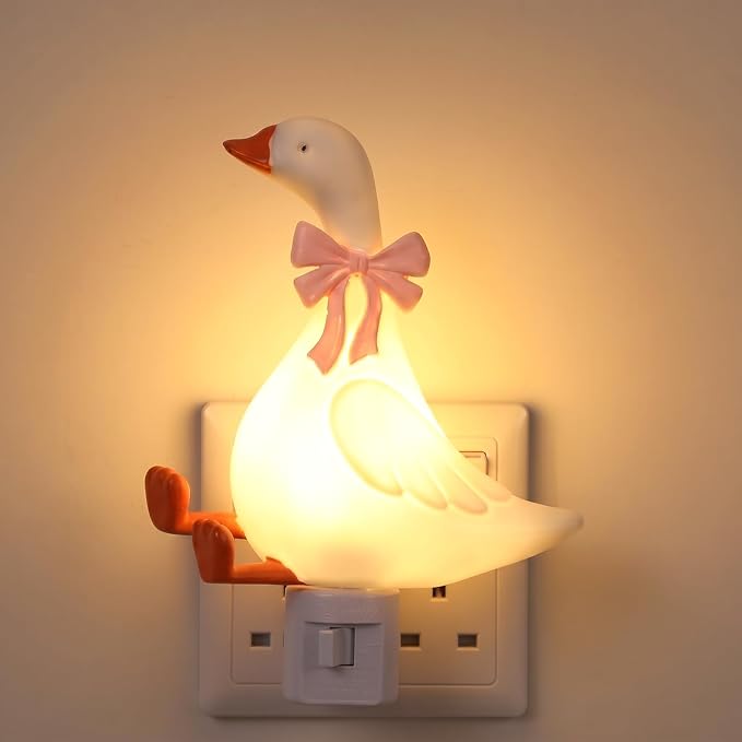 Gerrii Silly Goose Night Light Plug in Pink Bow Decorative LED Night Lights Dusk to DAW Cute Goose Decor for Nursery, Kids Bedroom, Bathroom, Birthday Gift Nightlight