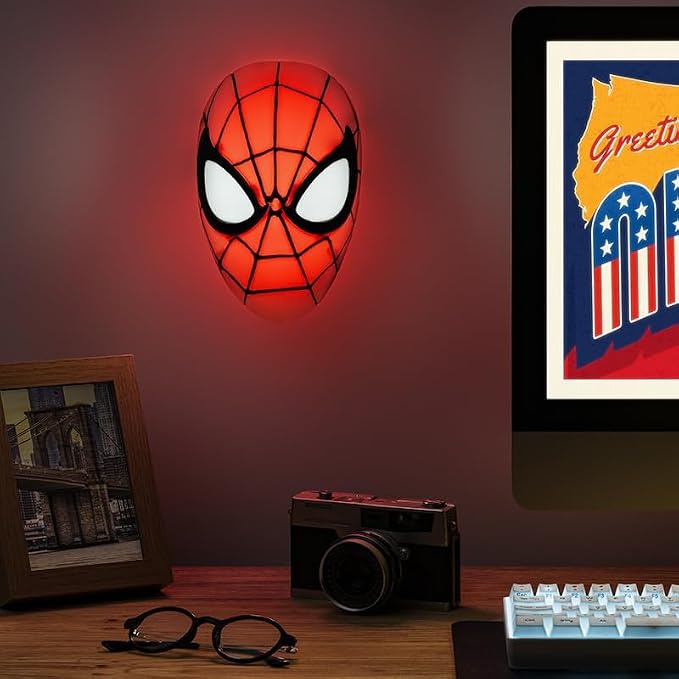 Paladone Spider-Man Mask Light – Officially Licensed Disney & Marvel Desk Lamp or Wall Light, USB or Battery Powered, Gift for Superhero Fans | 22cm Mask Light • USB Or Battery Powered • Wall Or Desk Use • Iconic Marvel Design • Gift