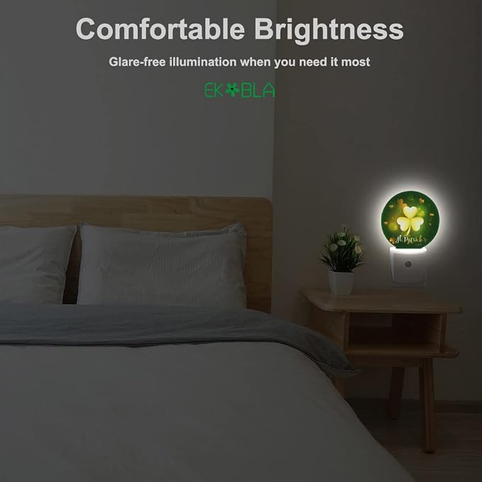 EKOBLA St. Patrick's Day Night Light, Glitter Golden Clover Leaf Night Lights Plug Into Wall with Auto Sensor for Home Decor