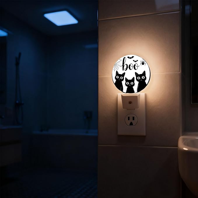 Mugod Black Cat Plug-in Nightlights Halloween Bats Spider Web Night Light Plug into Wall with Dusk-to-Dawn Sensor LED Lighting 0.5W Sleep-Friendly