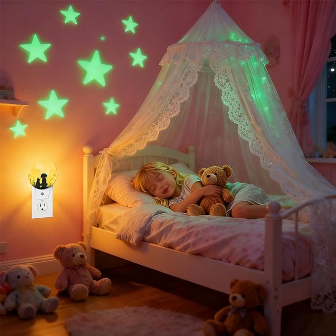 Plug-in Cat and Dog Against Full Moon Night Light with Dusk to Dawn Sensor, 0.5W LED Home Decor, Auto On/Off Decorative Nightlight for Men, Women, Boys & Girls