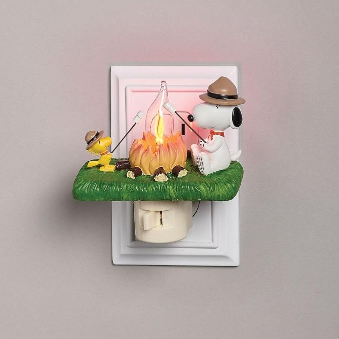 Roman Snoopy and Woodstock Campfire Night Light – 4.5-Inch Peanuts Plug-in Nite Lite with Flickering Flame, Fun Camping-Themed Bedroom or Holiday Décor
