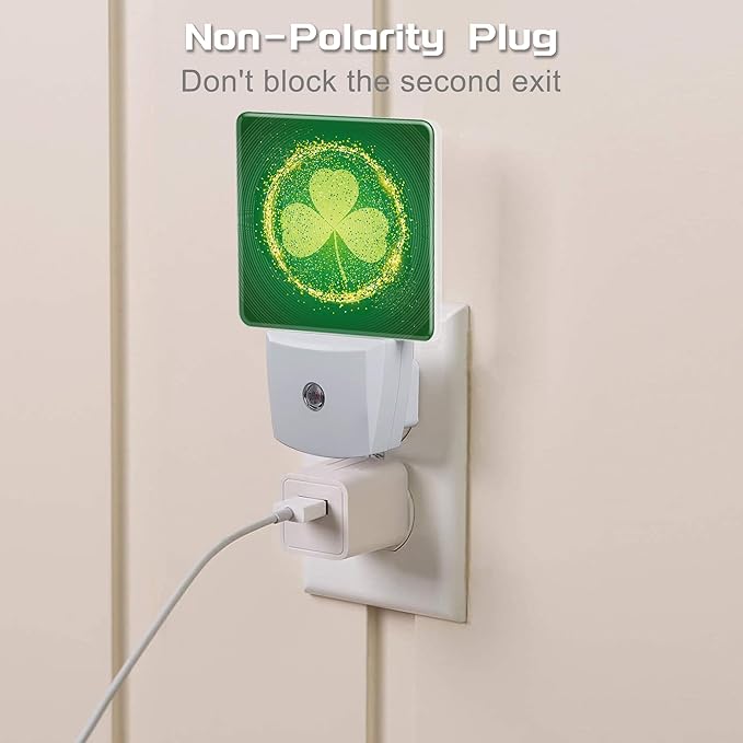 St Patrick's Day Shamrock Night Light Plug into Wall,Green Irish Clover Leaf Dusk to Dawn Night Light Plug in,0.5w Energy Saving Sleep Friendly NightLight for Kids Boys Girls Home Decor