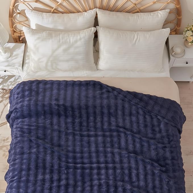 NEWCOSPLAY King Blanket for Couch Dark Navy Super Soft Flannel Fleece 3D Bubble Lightweight Bed Blanket All Season Use (Dark Navy, King(90"x110"))