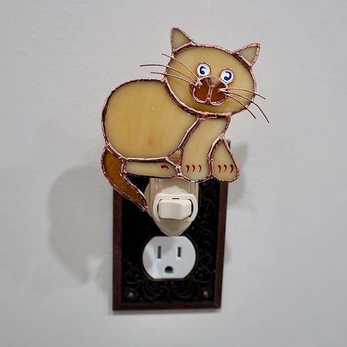 Gift Essentials Tan Cat Plug in Night Light - Stained Glass Nightlight with On/Off Rocker Switch - Includes One 4 Watt Replaceable Incandescent Warm Glow Bulb