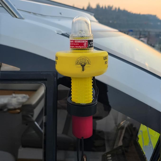 Sirius Signal A-1001 SOS LED Mini Beacon Distress Signal - USCG Approved | Electronic Boat Flare Replacement, Bright White Light + Infrared, Includes Mount, Daytime Flag & Whistle, Storage Handle