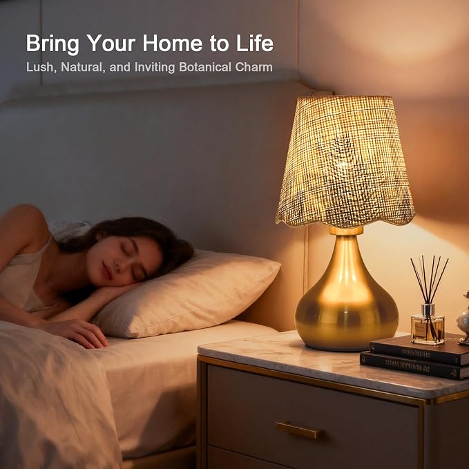 Ziqqeelam Gold Small Bedside Cute Table Lamp for Bedroom, Table Lamps for Nightstand, Scalloped Rattan Shade Table Lamps for Small Spaces for Bedroom, Home Office, Living Room