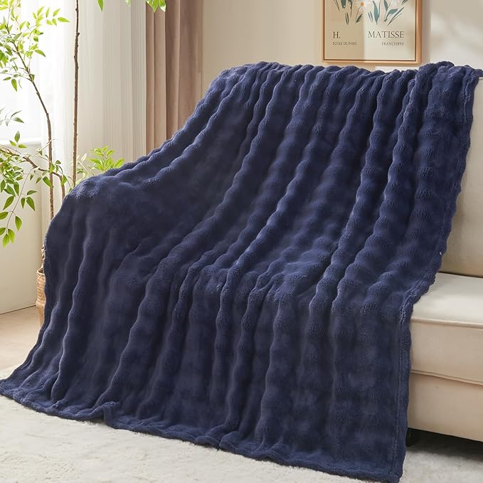 NEWCOSPLAY King Blanket for Couch Dark Navy Super Soft Flannel Fleece 3D Bubble Lightweight Bed Blanket All Season Use (Dark Navy, King(90"x110"))