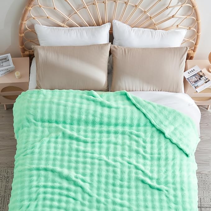 NEWCOSPLAY King Blanket for Couch Aqua Super Soft Flannel Fleece 3D Bubble Lightweight Bed Blanket All Season Use (Aqua, King(90"x110"))