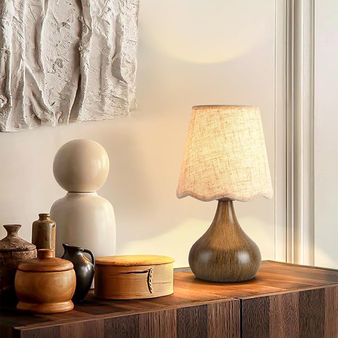 Ziqqeelam Wood Grain Small Table Lamp, Farmhouse Bedroom Lamps for Bedside Nightstand, Vintage Small Table Lamps for Small Spaces for Kitchen Counter, Home Office, Living Room, Kids Dorm, Bookshelf