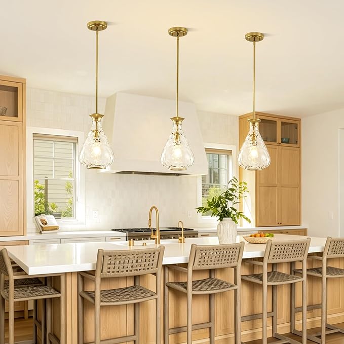 Modern Pendant Lights Kitchen Island, 1 Pack Brushed Gold Pendant Light Fixtures with 8.5" Clear Hammered Glass Shade, Industrial Hanging Pendant Lights Fixture for Kitchen Island Dining Room Entryway