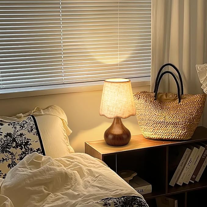 Ziqqeelam Wood Grain Small Table Lamp, Farmhouse Bedroom Lamps for Bedside Nightstand, Vintage Small Table Lamps for Small Spaces for Kitchen Counter, Home Office, Living Room, Kids Dorm, Bookshelf