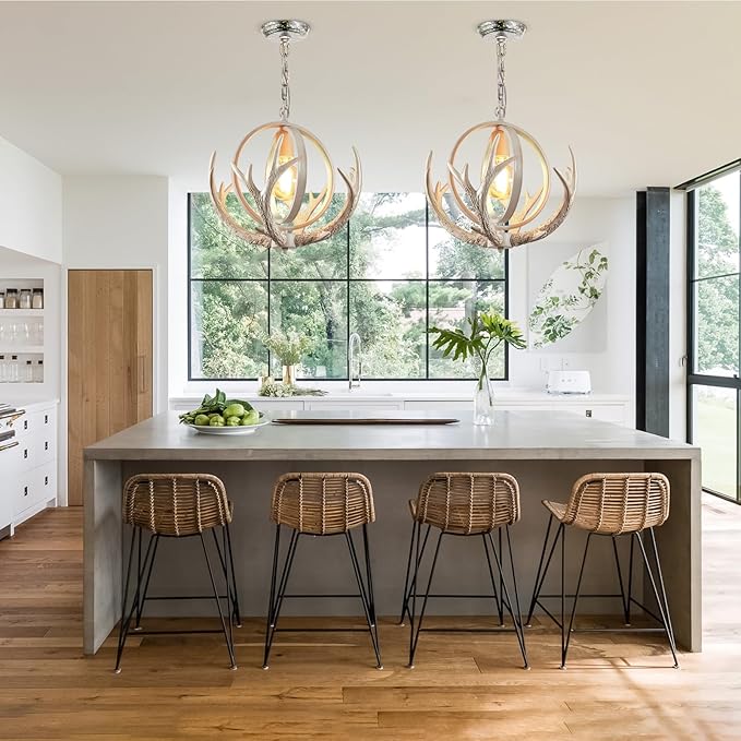 Rustic Antler Chandelier Dining for Dining Room, Unique Design Farmhosue 4 Antlers Chandeliers with Retro Globe Frame Antler Light Fixtures for Living Room Kitchen Foyer(Antique White)
