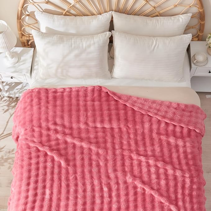NEWCOSPLAY King Blanket for Couch Coral Pink Super Soft Flannel Fleece 3D Bubble Lightweight Bed Blanket All Season Use (Coral Pink, King(90"x110"))