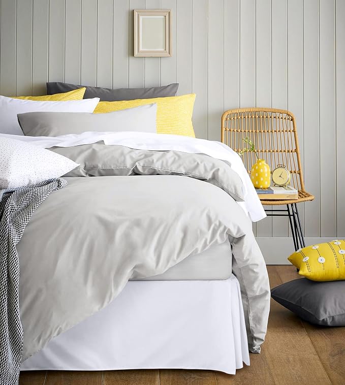 Utopia Bedding Valance Sheet Single - Soft Brushed Polyester-Microfibre - Pleated - Fits Under The Mattress & Down to The Floor - Base Bed Skirt (White)