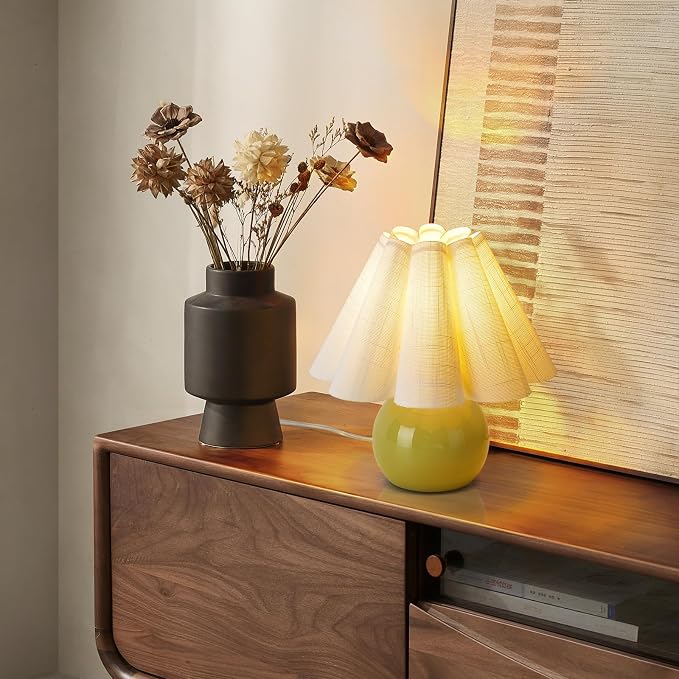 Ziqqeelam Green Small Bedside Mini Table Lamp for Bedroom, Cute Bedroom Lamps for Nightstand, Cute Mini Table Lamps for Small Spaces with Scalloped Shade for Kitchen Counter, Bookshelf, Kids Dorm