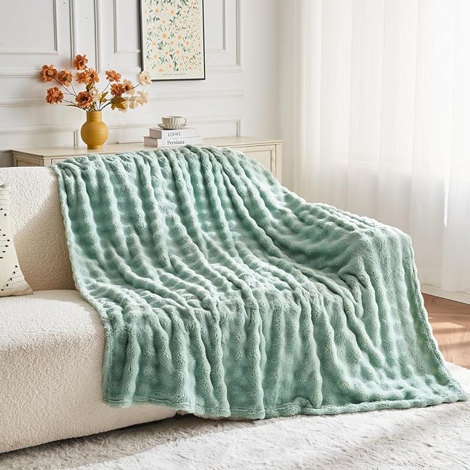 NEWCOSPLAY Twin Blanket for Couch Green Super Soft Flannel Fleece 3D Bubble Lightweight Bed Blanket All Season Use (New Sage Green, Twin(60"x80"))