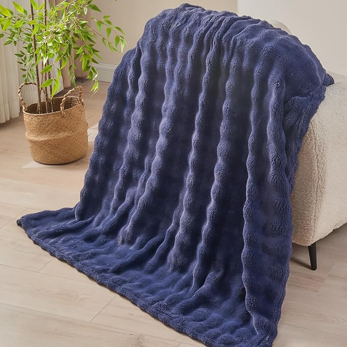NEWCOSPLAY King Blanket for Couch Dark Navy Super Soft Flannel Fleece 3D Bubble Lightweight Bed Blanket All Season Use (Dark Navy, King(90"x110"))