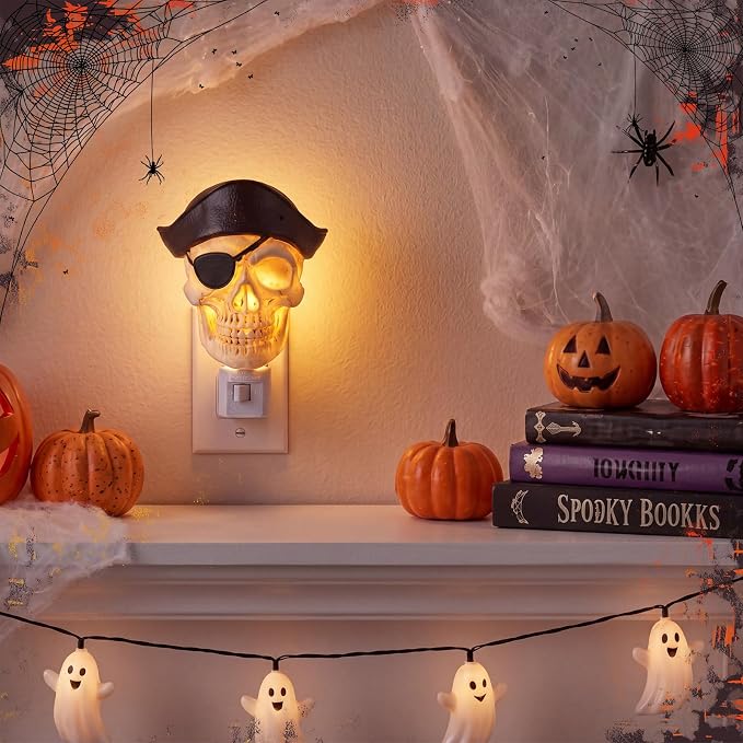 1 Pcs Skull Night Light 3D Wall Nightlight with Auto On/Off Dusk to Dawn Sensor Decorative LED Night Lamp for Bedroom Bathroom Hallway Kids Room Home Decor