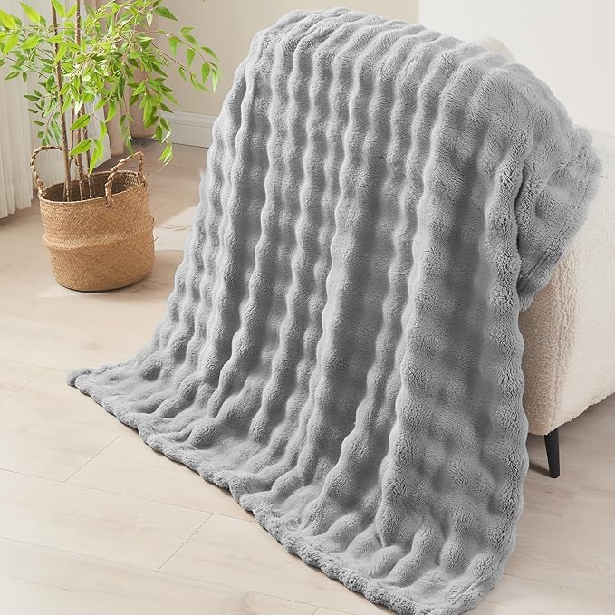 NEWCOSPLAY Queen Blanket for Couch Grey Super Soft Flannel Fleece 3D Bubble Lightweight Bed Blanket All Season Use (Grey, Queen(90"x90"))