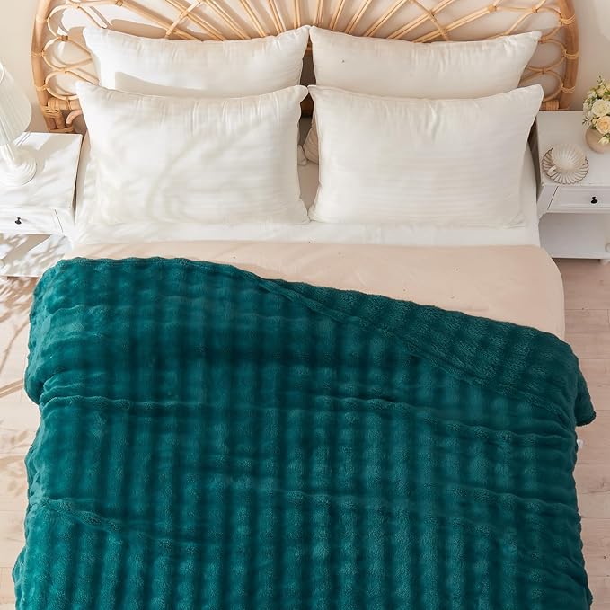 NEWCOSPLAY Queen Blanket for Couch Dark Teal Super Soft Flannel Fleece 3D Bubble Lightweight Bed Blanket All Season Use (Dark Teal, Queen(90"x90"))