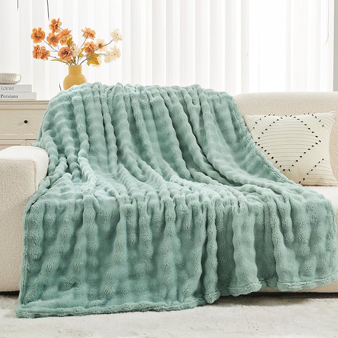 NEWCOSPLAY Twin Blanket for Couch Green Super Soft Flannel Fleece 3D Bubble Lightweight Bed Blanket All Season Use (New Sage Green, Twin(60"x80"))
