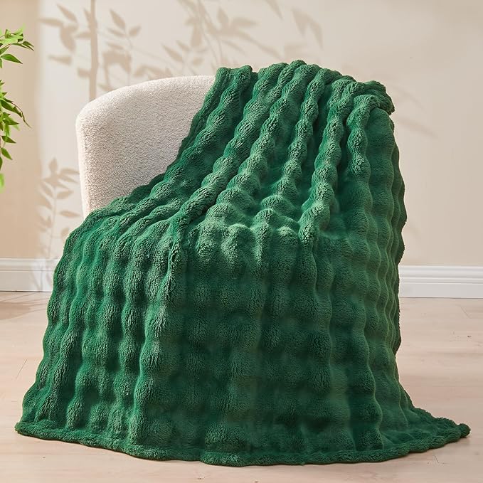 NEWCOSPLAY Throw Blanket for Couch Dark Green Super Soft Flannel Fleece 3D Bubble Lightweight Bed Blanket All Season Use (Dark Green, Throw(50"x60"))