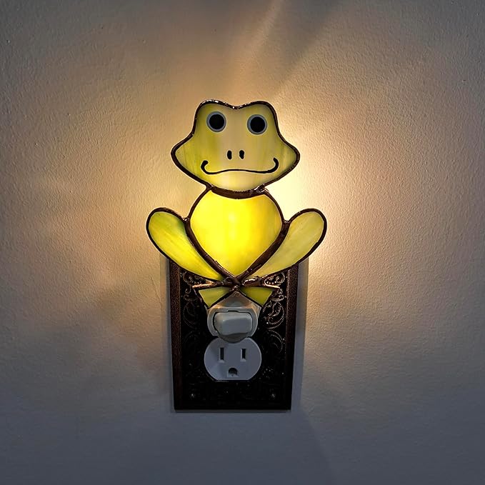 Gift Essentials Green Frog Plug in Night Light - Stained Glass Nightlight with On/Off Rocker Switch - Includes One 4 Watt Replaceable Incandescent Warm Glow Bulb