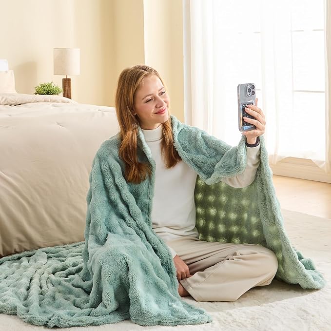 NEWCOSPLAY Throw Blanket for Couch Green Super Soft Flannel Fleece 3D Bubble Lightweight Bed Blanket All Season Use (New Sage Green, Throw(50"x60"))