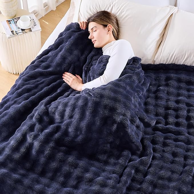 NEWCOSPLAY Queen Blanket for Couch Dark Navy Super Soft Flannel Fleece 3D Bubble Lightweight Bed Blanket All Season Use (Dark Navy, Queen(90"x90"))