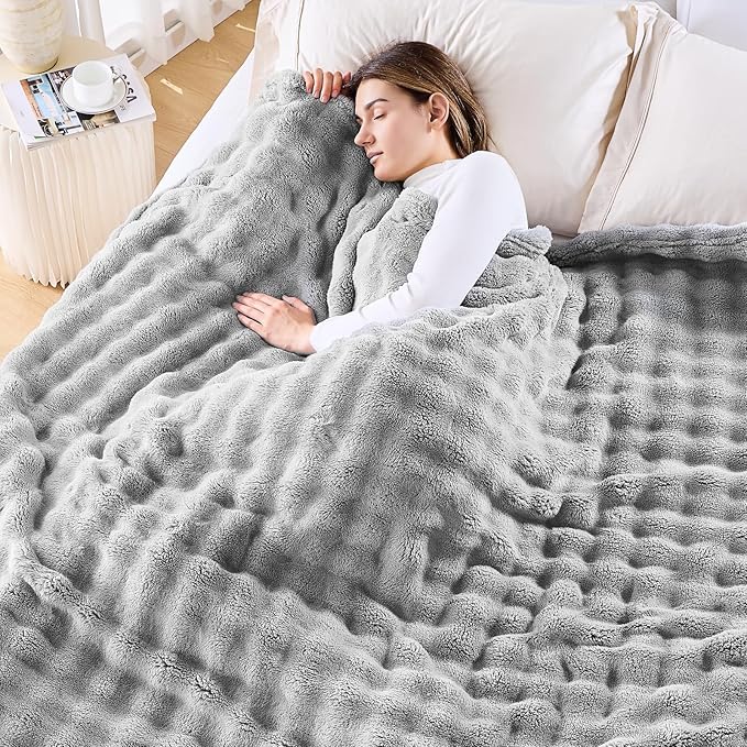 NEWCOSPLAY King Blanket for Couch Grey Super Soft Flannel Fleece 3D Bubble Lightweight Bed Blanket All Season Use (Grey, King(90"x110"))