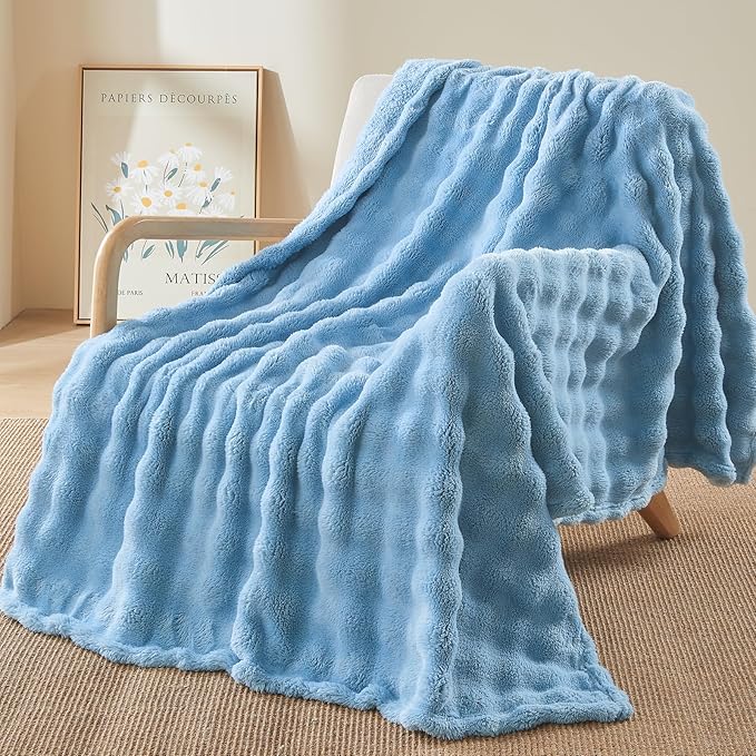 NEWCOSPLAY Twin Blanket for Couch Blue Super Soft Flannel Fleece 3D Bubble Lightweight Bed Blanket All Season Use (Blue, Twin(60"x80"))